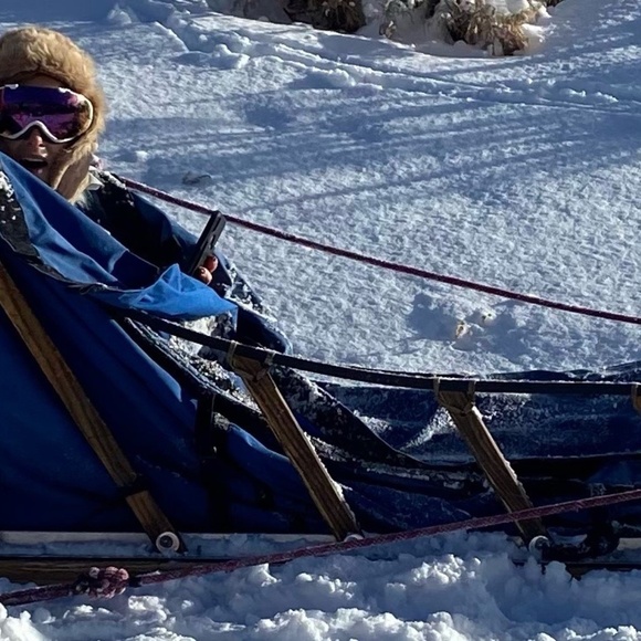 Just a girl who loves travel, fashion, and finds! - Picture 3 of 11